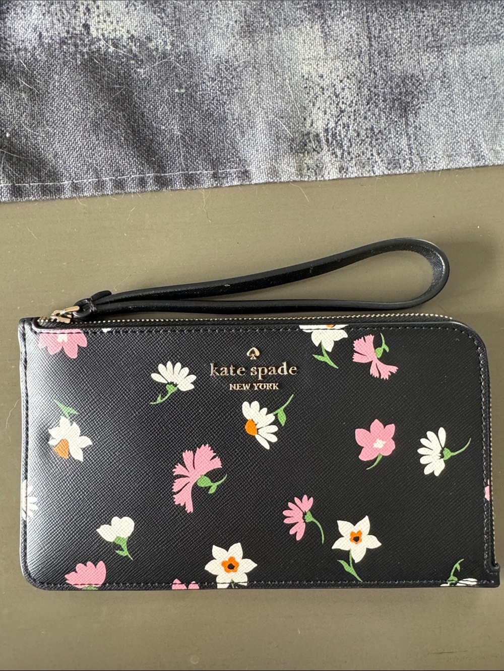 kate spade Black Floral Wristlet Wallet with Pink & White Blooms